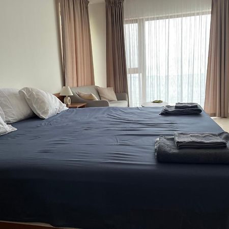 Privat Apartament Golf Coast Kavarna Exteriör bild