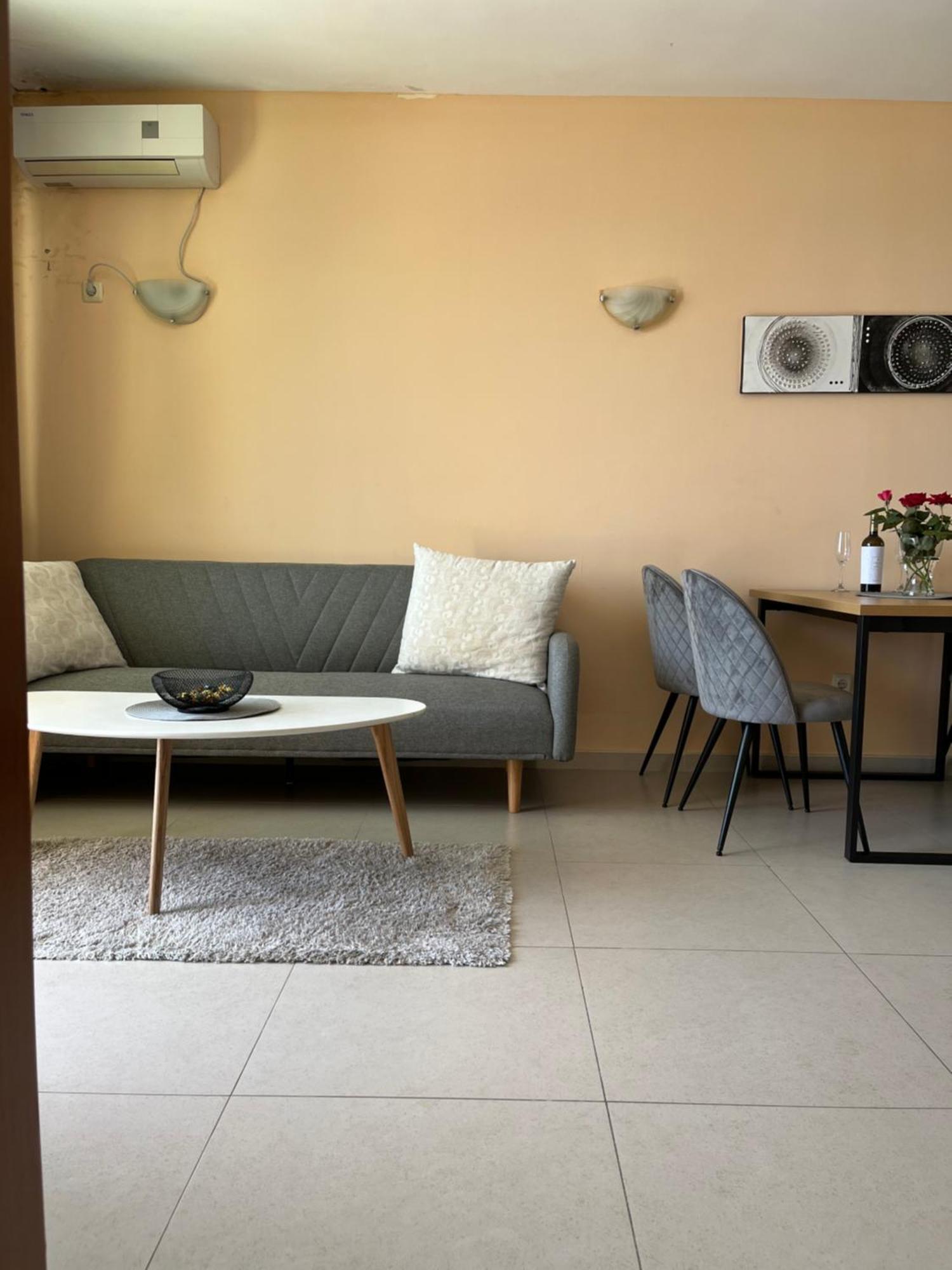 Privat Apartament Golf Coast Kavarna Exteriör bild