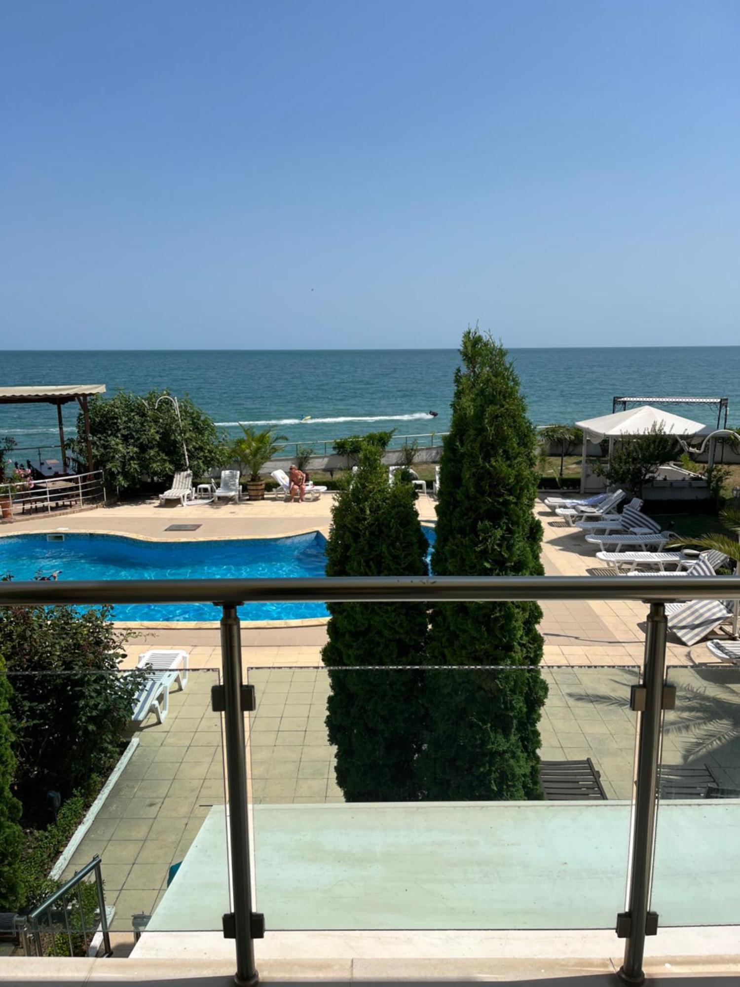 Privat Apartament Golf Coast Kavarna Exteriör bild