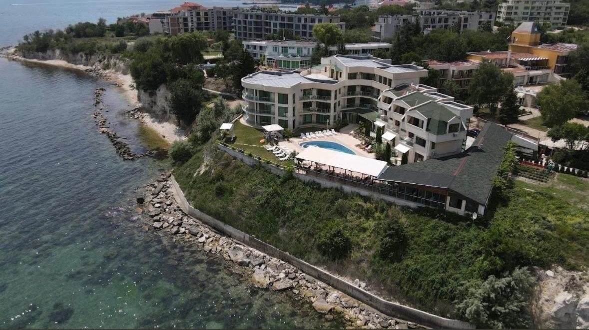 Privat Apartament Golf Coast Kavarna Exteriör bild
